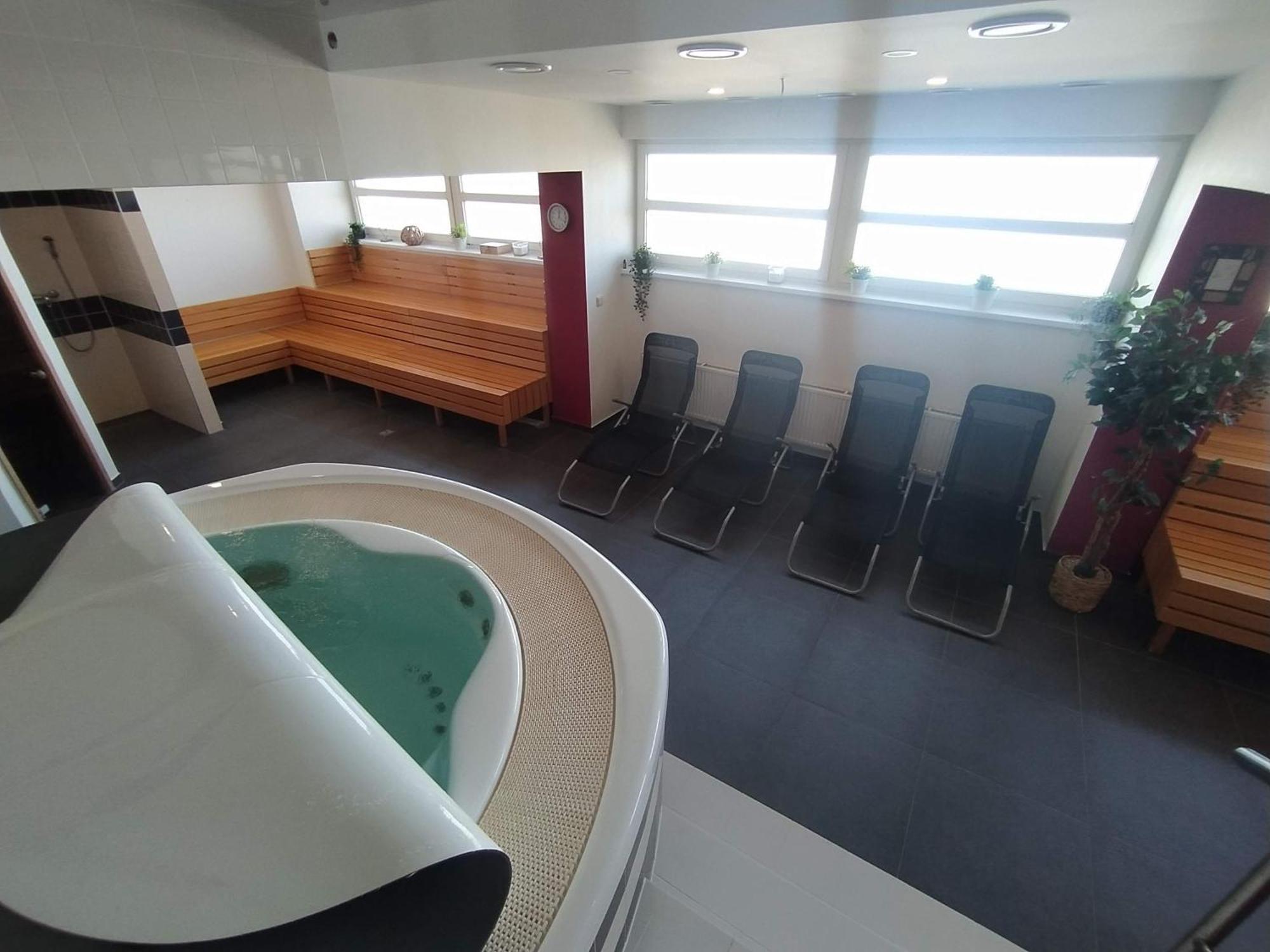 Hotel S-Centrum بينيسوف المظهر الخارجي الصورة