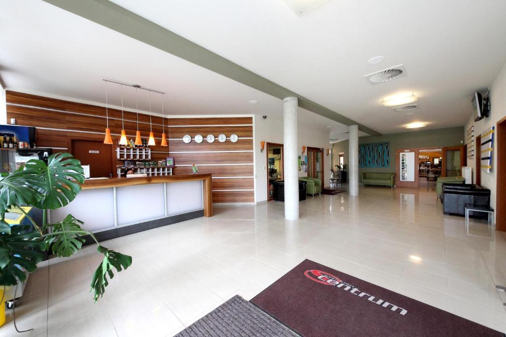 Hotel S-Centrum بينيسوف المظهر الخارجي الصورة
